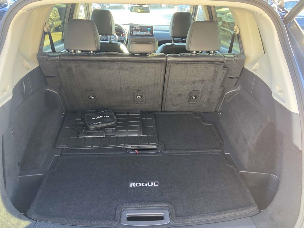 Used 2024 Nissan Rogue SL image 10