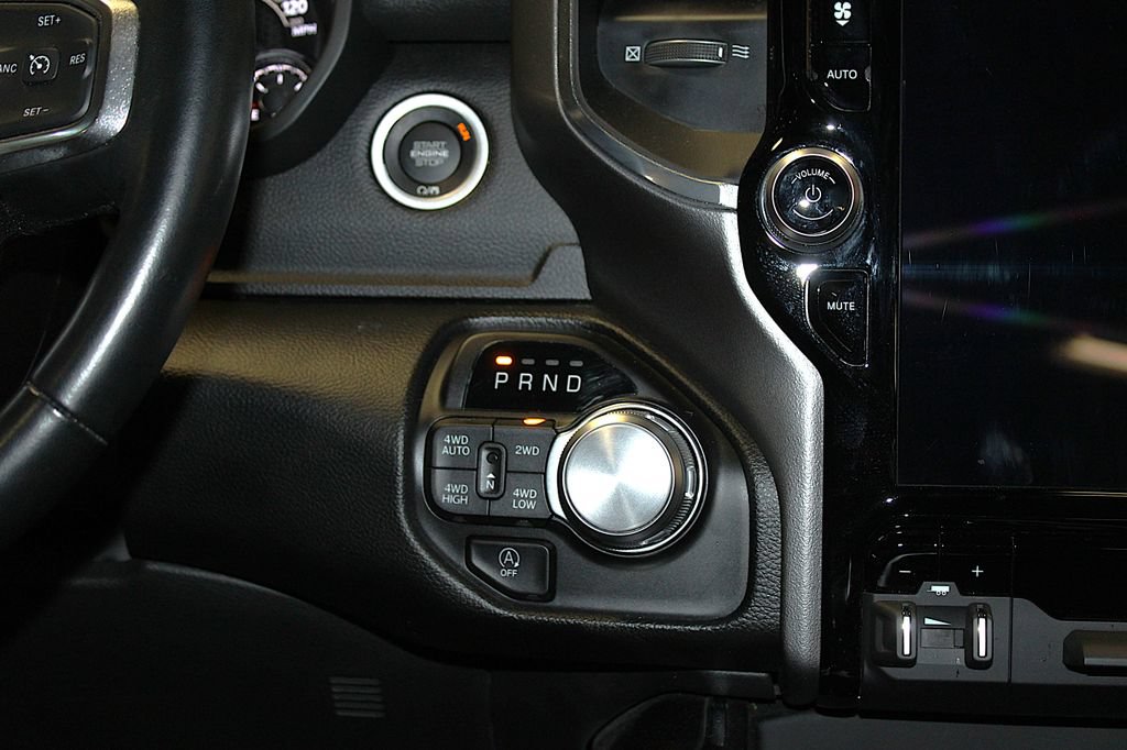 Used 2023 RAM 1500 Laramie AWD/4WD image 15