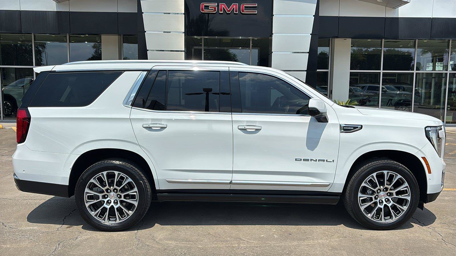 Certified 2026 GMC Yukon Denali w/ Denali Reserve Package RWD image 8