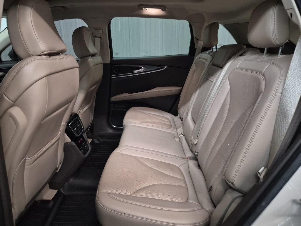 Used 2022 Lincoln Nautilus Reserve w/ Equipment Group 201A image 20