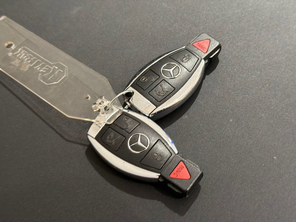 Used 2011 Mercedes-Benz E 350 4MATIC Sedan image 36