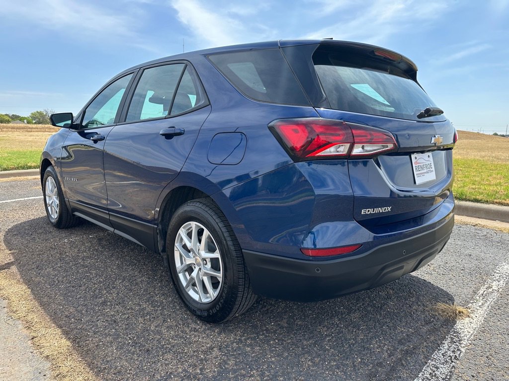 Used 2022 Chevrolet Equinox LS FWD image 8
