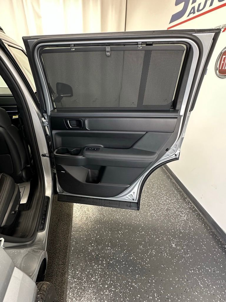 Used 2025 Hyundai Santa Fe Calligraphy AWD/4WD image 22