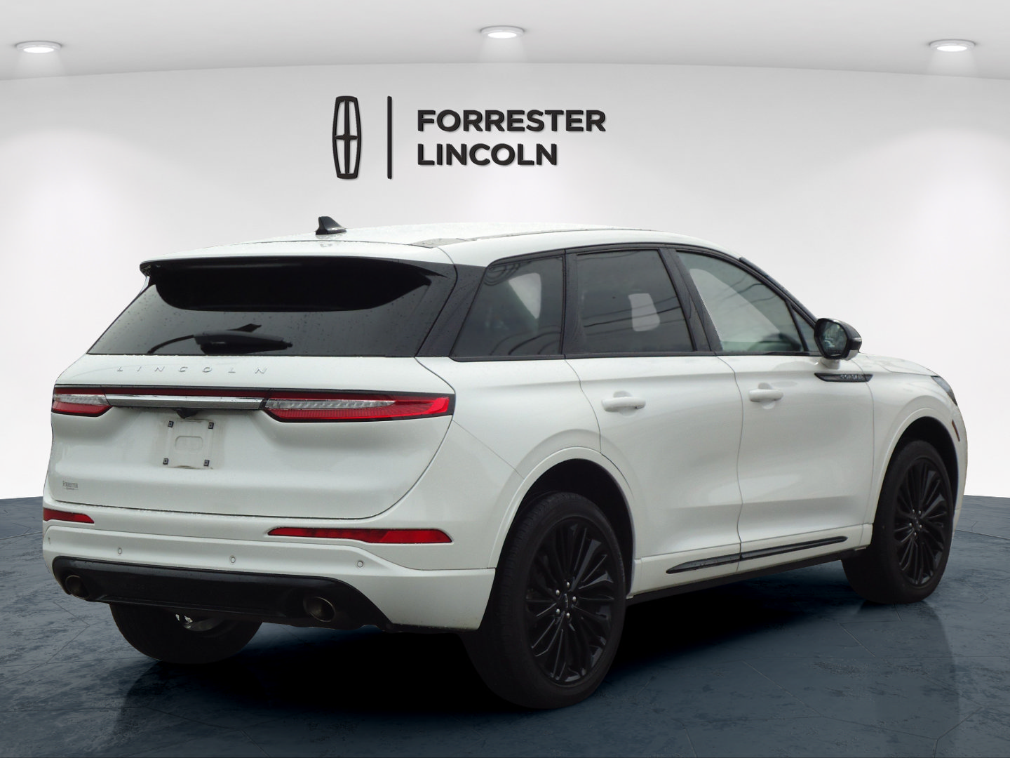 Used 2023 Lincoln Corsair AWD w/ Equipment Group 101A image 3