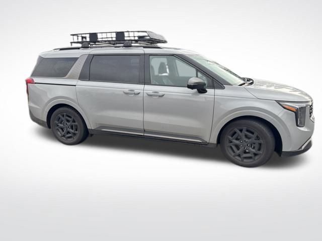 Used 2025 Kia Carnival SX w/ SX Dark Edition Package image 6