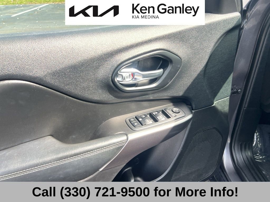 Used 2019 Jeep Cherokee Latitude Plus w/ Cold Weather Group image 26