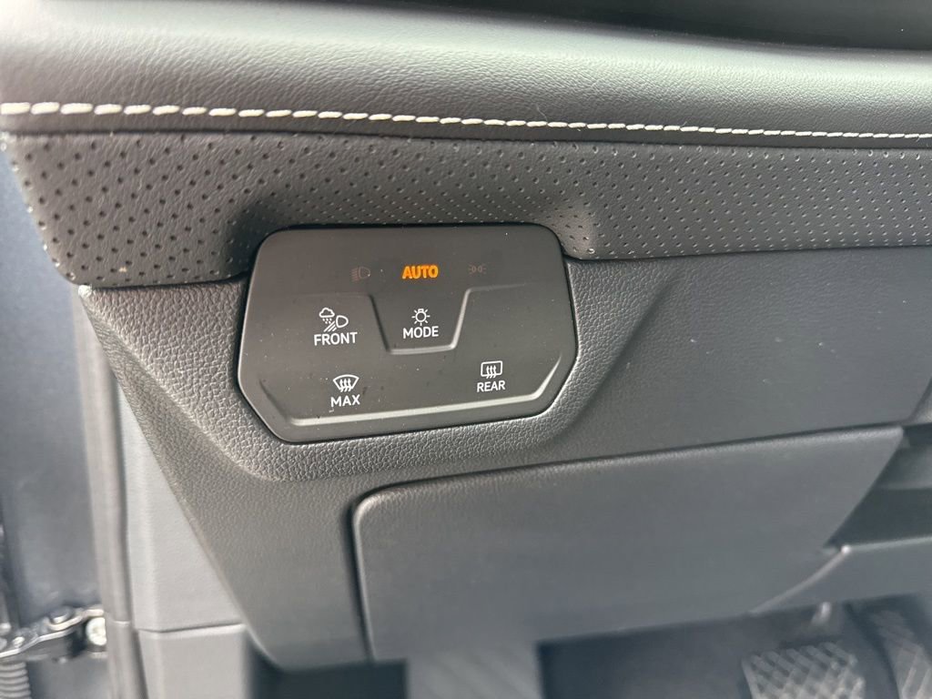 Certified 2025 Volkswagen Atlas SE image 21