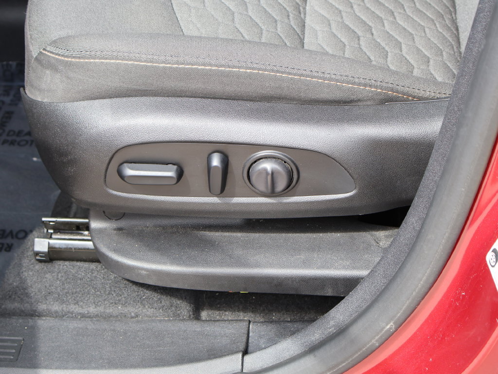 Used 2018 Chevrolet Equinox LT FWD image 23