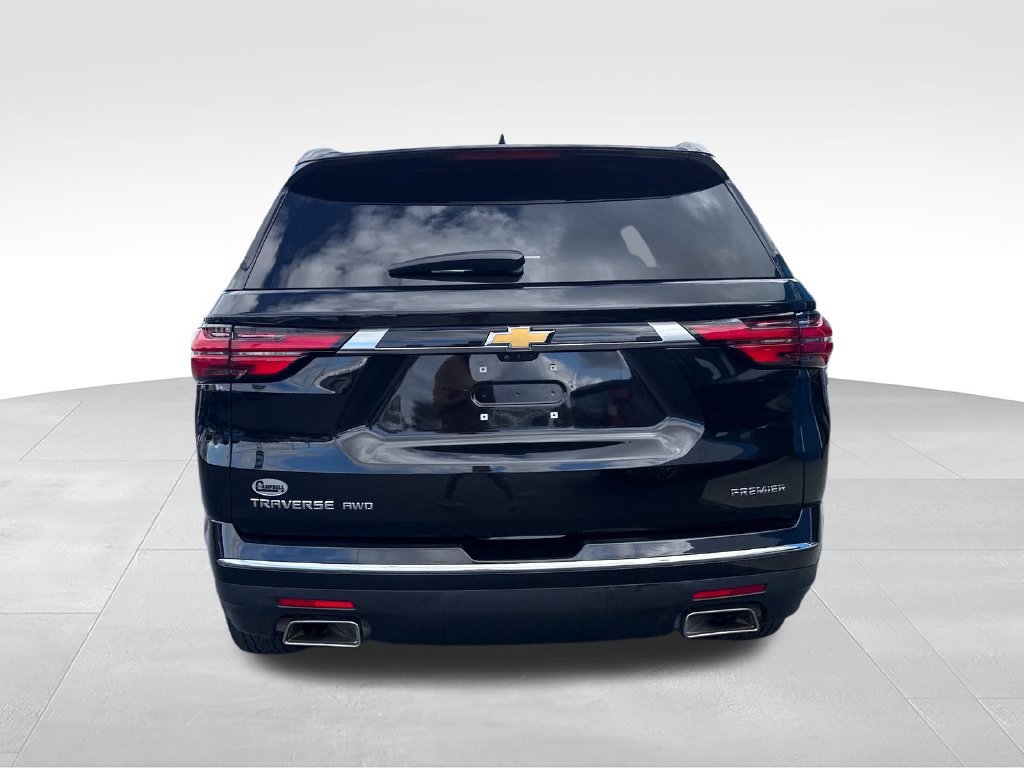 Used 2023 Chevrolet Traverse Premier AWD/4WD image 4