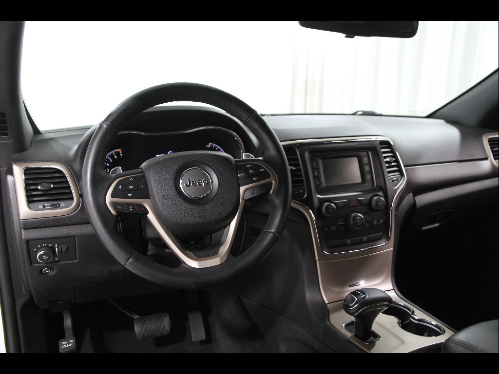 Used 2015 Jeep Grand Cherokee Laredo w/ Quick Order Package 23E image 6