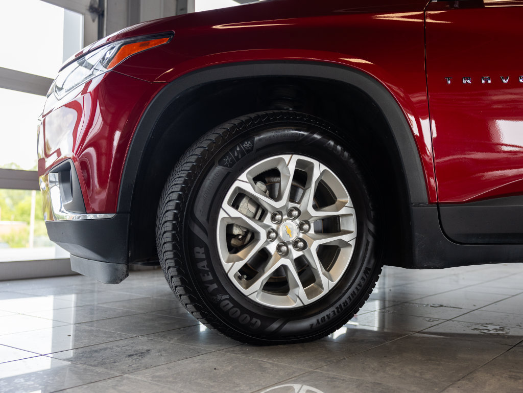 Used 2020 Chevrolet Traverse LT FWD image 10