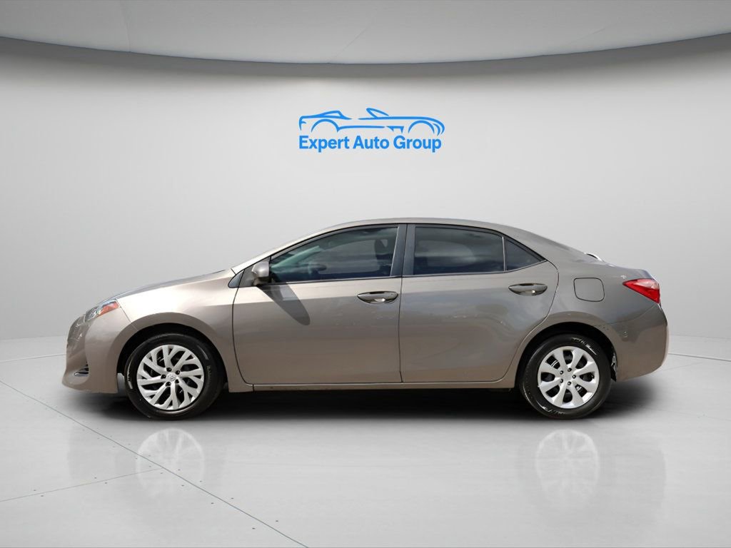 Used 2019 Toyota Corolla LE FWD image 2