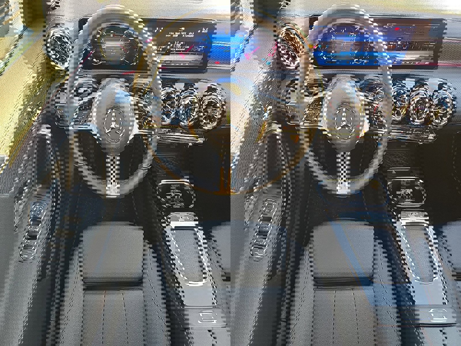 Used 2025 Mercedes-Benz CLA 250 4MATIC image 12