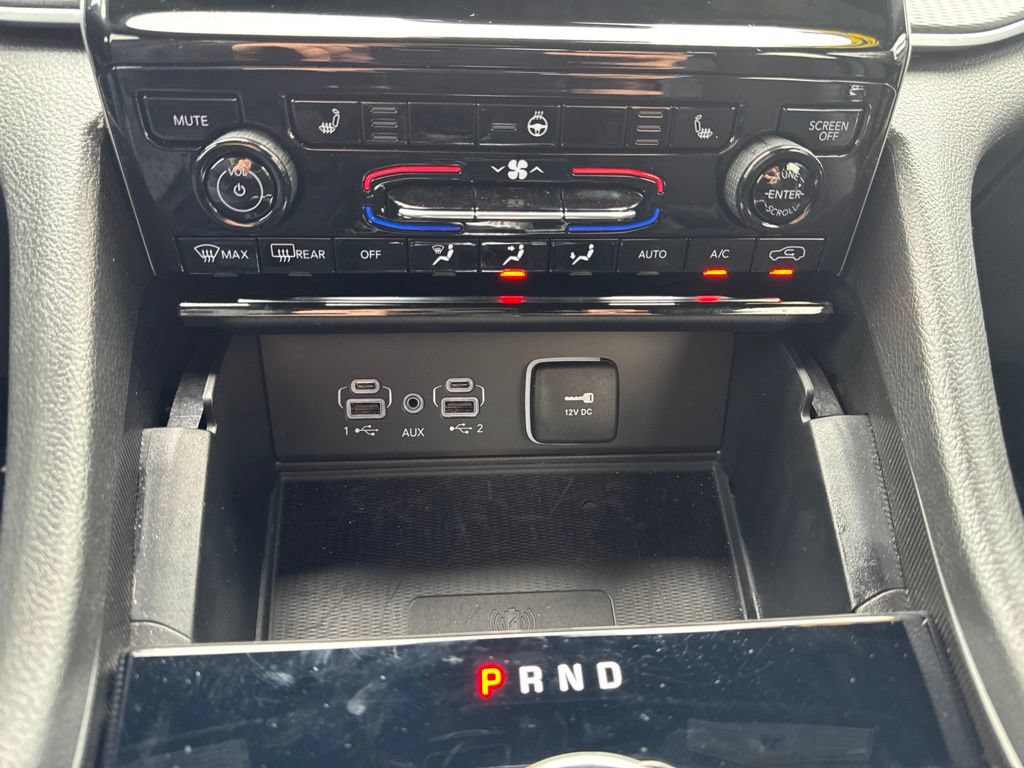 Used 2025 Jeep Grand Cherokee Altitude AWD/4WD image 20