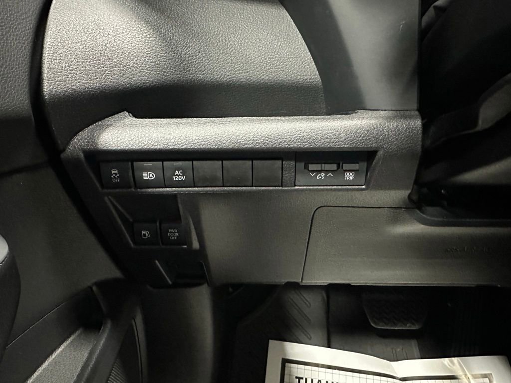 Used 2026 Toyota Sienna XLE Woodland Edition AWD/4WD image 15