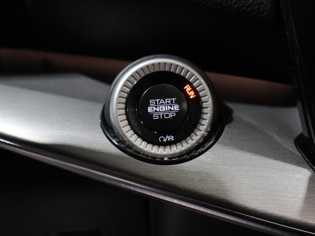 Used 2024 Jeep Wagoneer L Series II image 31