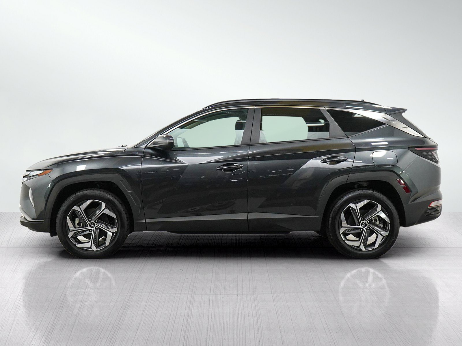 Used 2023 Hyundai Tucson SEL w/ Convenience Package AWD/4WD image 2