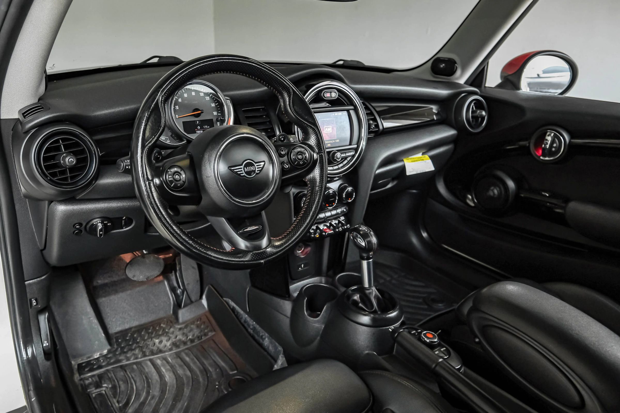 Used 2019 MINI Cooper S w/ Premium Package image 2