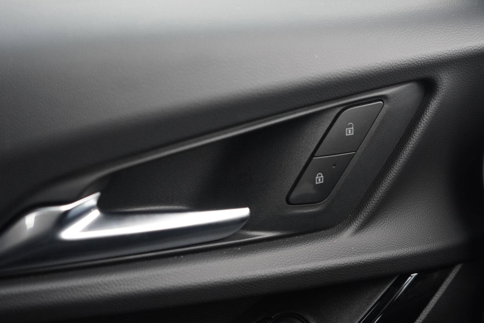 New 2025 Chevrolet Equinox LT w/ Safety and Technology Package image 19