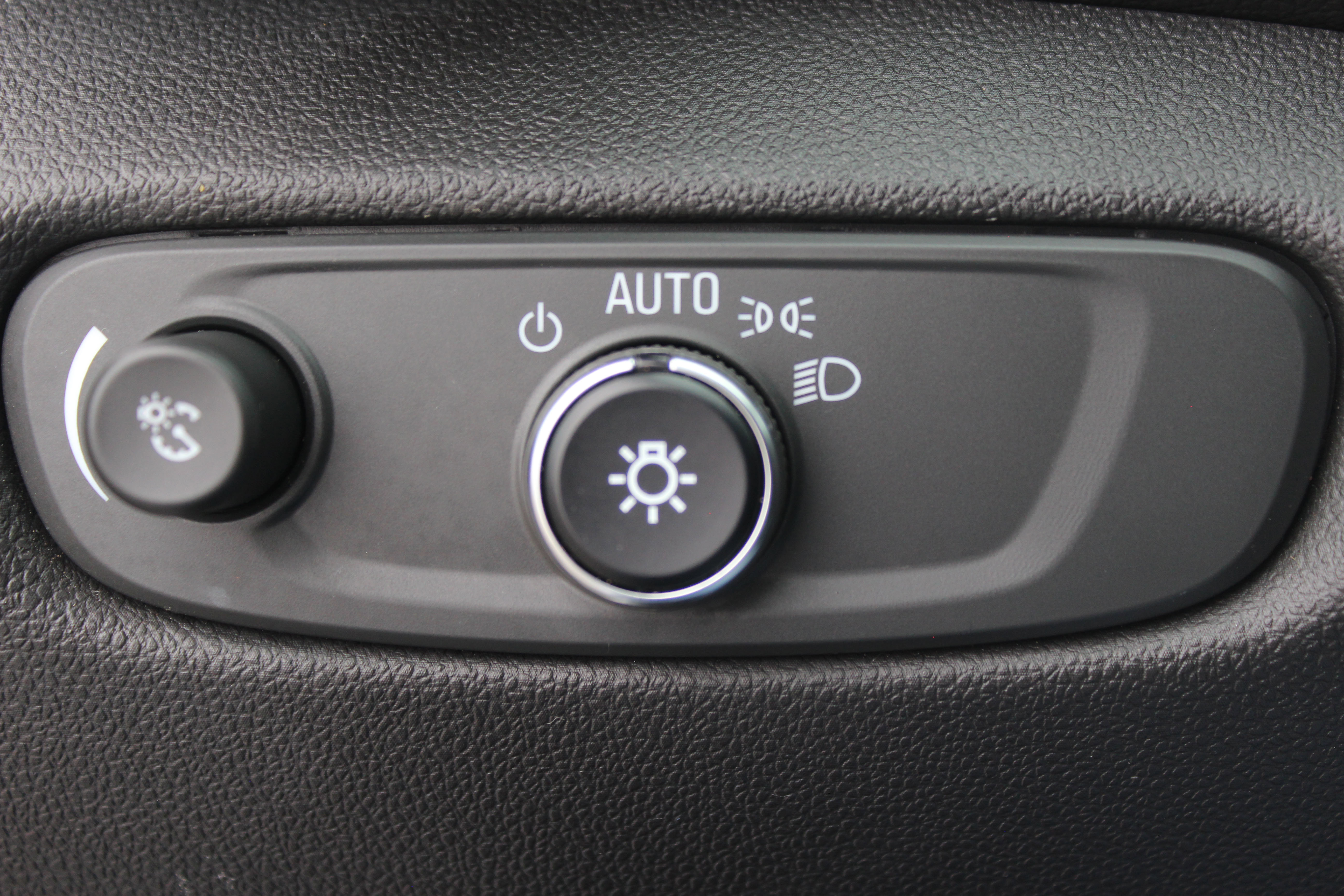 Used 2022 Chevrolet Blazer LT image 32