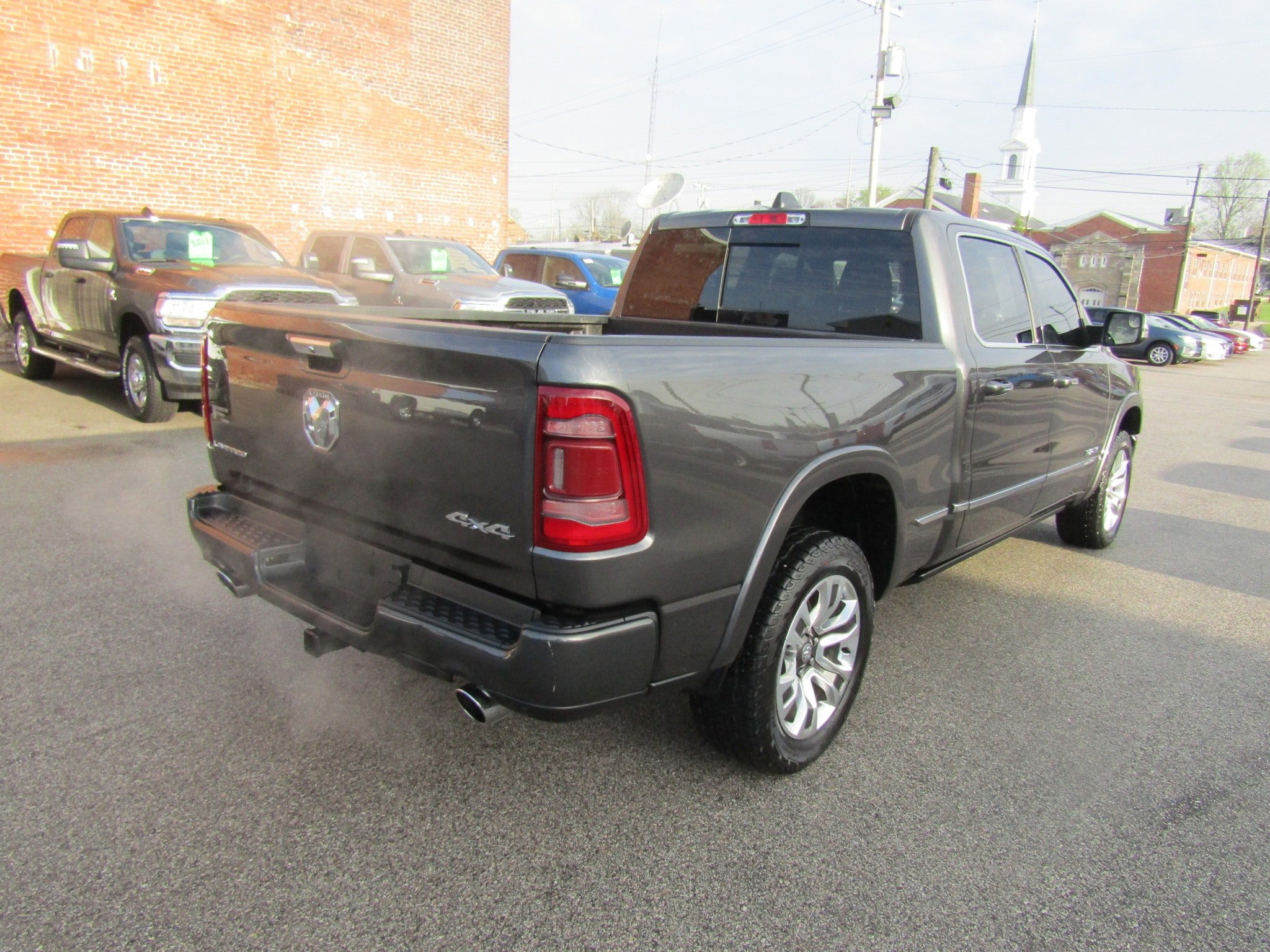 Used 2022 RAM 1500 Limited w/ Off Road Group image 3