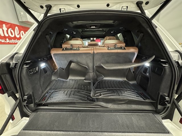 Used 2020 BMW X7 xDrive40i w/ M Sport Package image 18