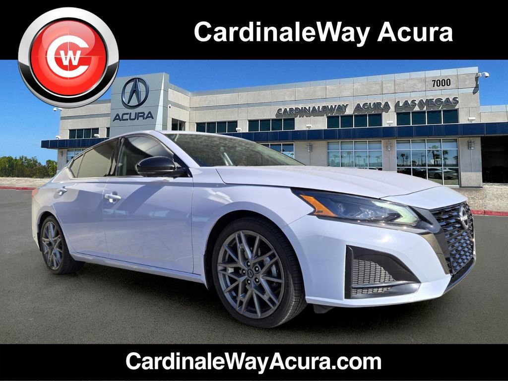 Used 2024 Nissan Altima 2.0 SR FWD image 1