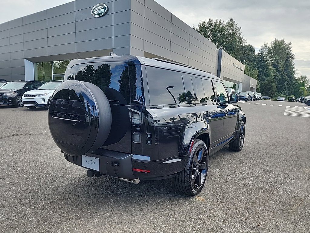 New 2026 Land Rover Defender 130 X-Dynamic SE AWD/4WD image 5