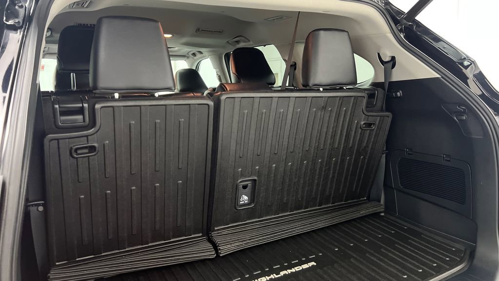 Used 2023 Toyota Highlander XLE image 13