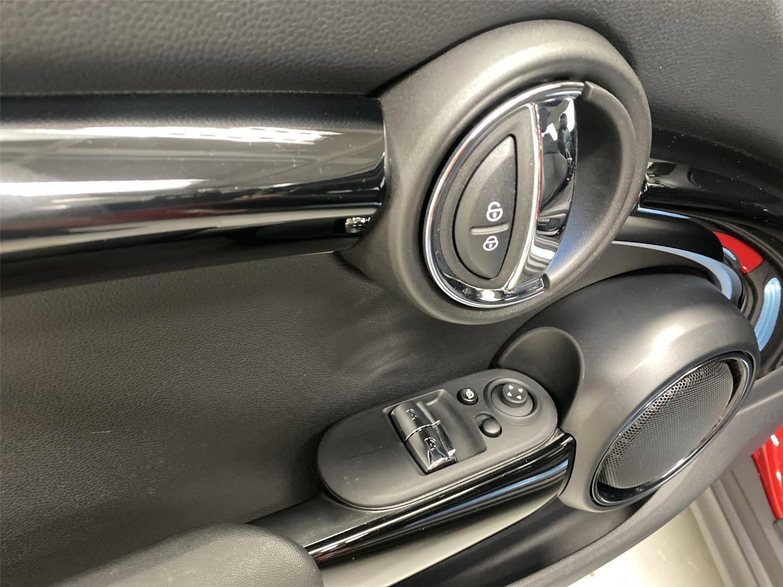 Used 2023 MINI Cooper S w/ Driver Assistance Package image 19