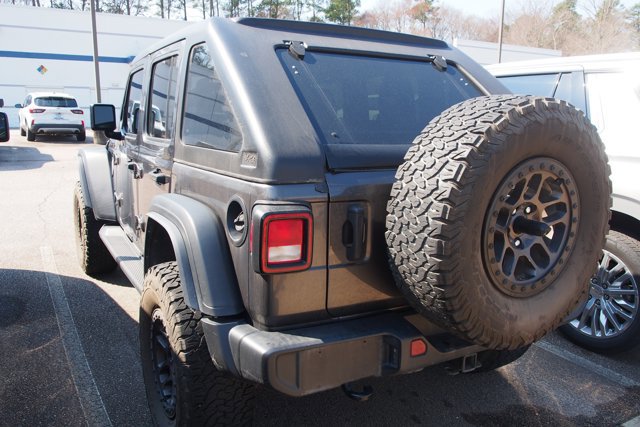 Used 2023 Jeep Wrangler Sport image 5