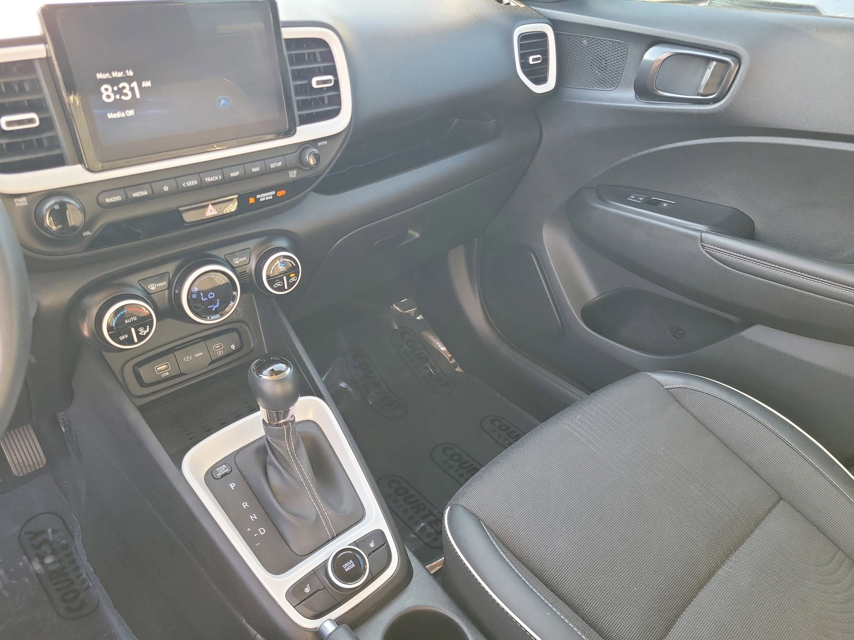 Certified 2024 Hyundai Venue Limited image 30