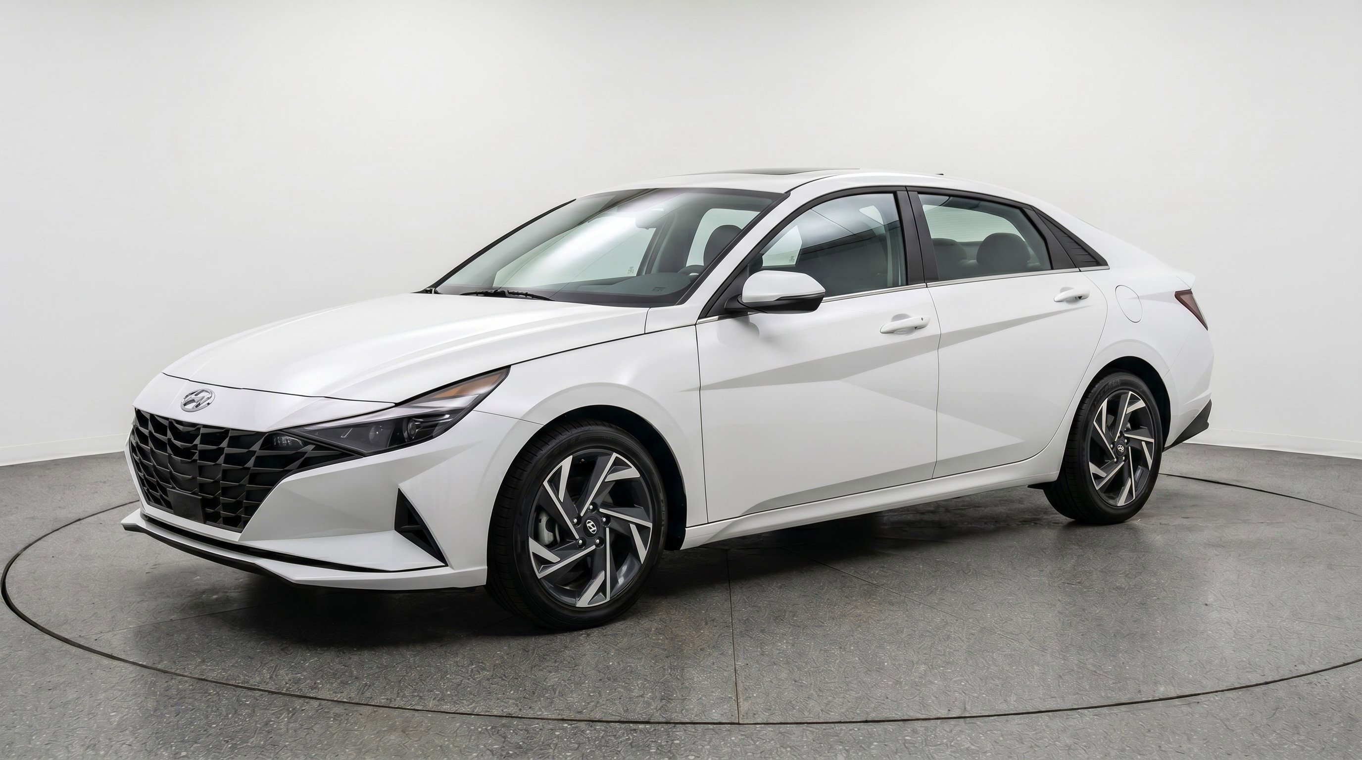 Used 2025 Hyundai Elantra SEL FWD image 3