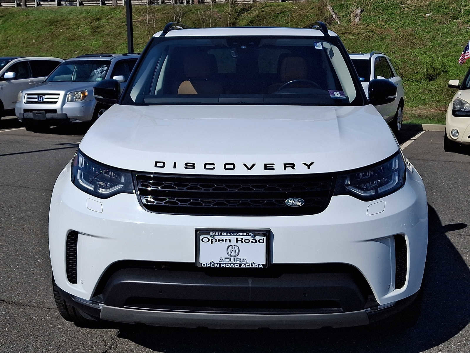 Used 2019 Land Rover Discovery HSE AWD/4WD image 2