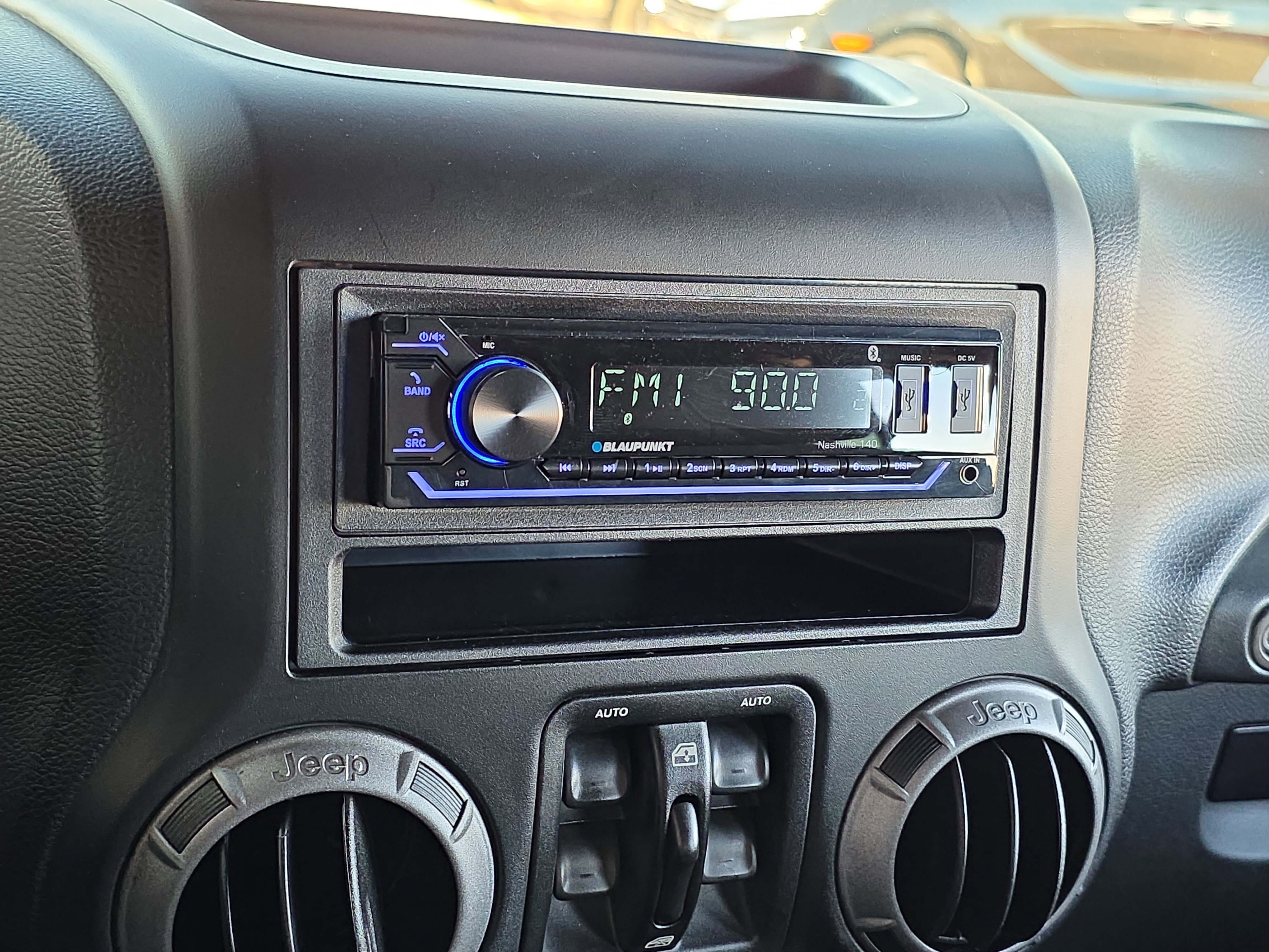 Used 2012 Jeep Wrangler Unlimited Sport image 19