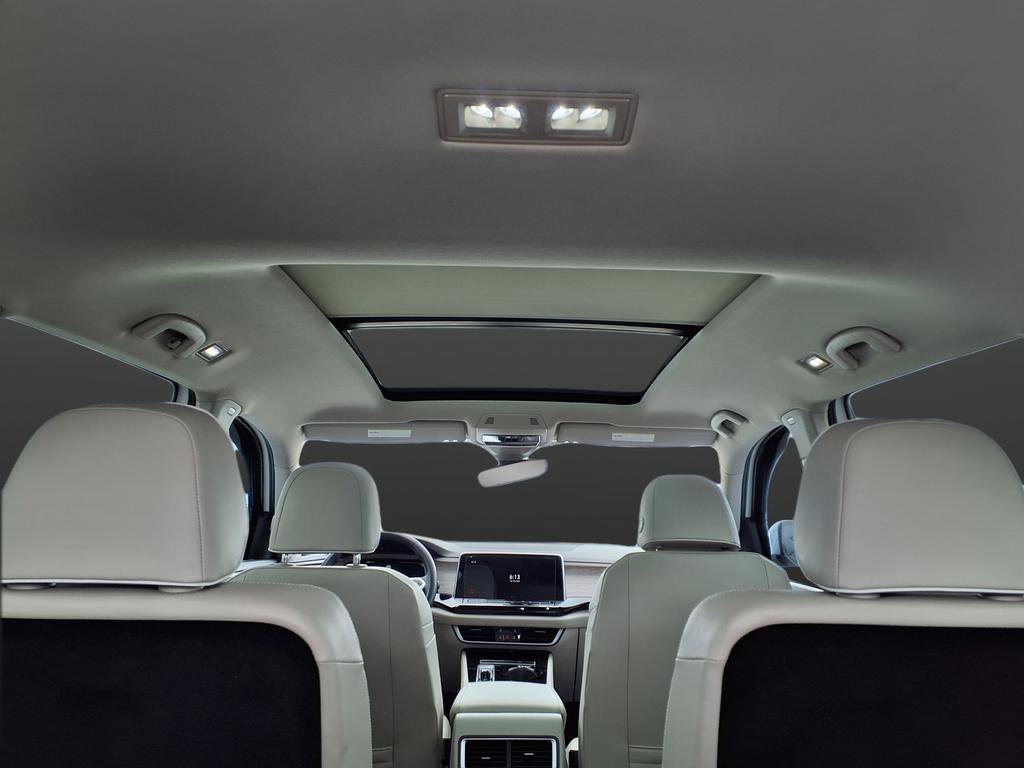 Used 2024 Volkswagen Atlas SEL Premium R-Line image 9