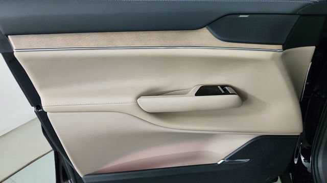 New 2026 Volvo EX90 Plus AWD/4WD image 9