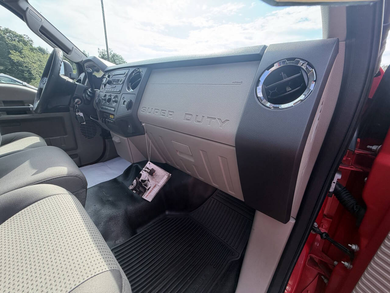 Used 2009 Ford F550 4x4 Regular Cab Super Duty image 46