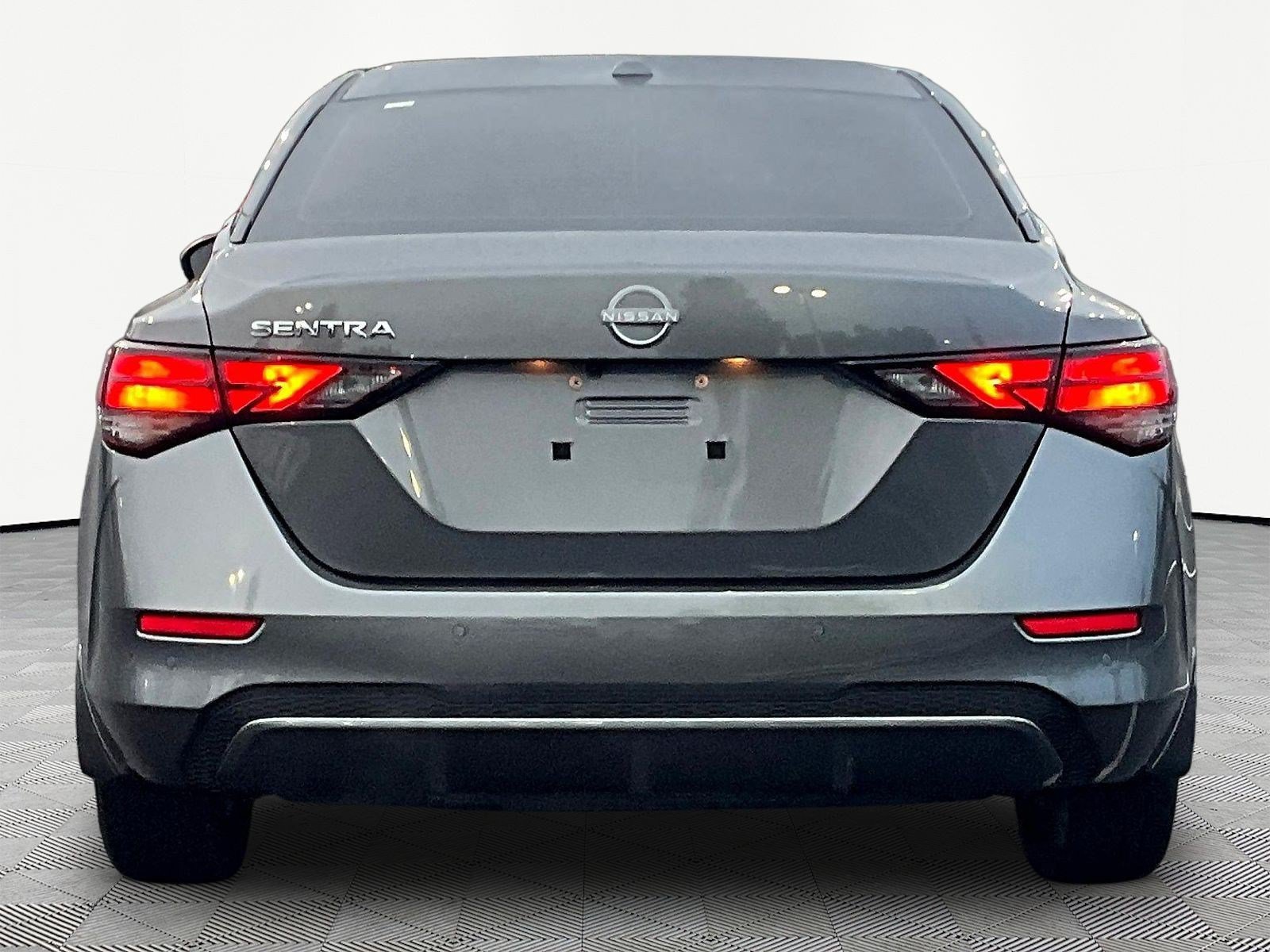 Used 2025 Nissan Sentra SV w/ All-Weather Package FWD image 5