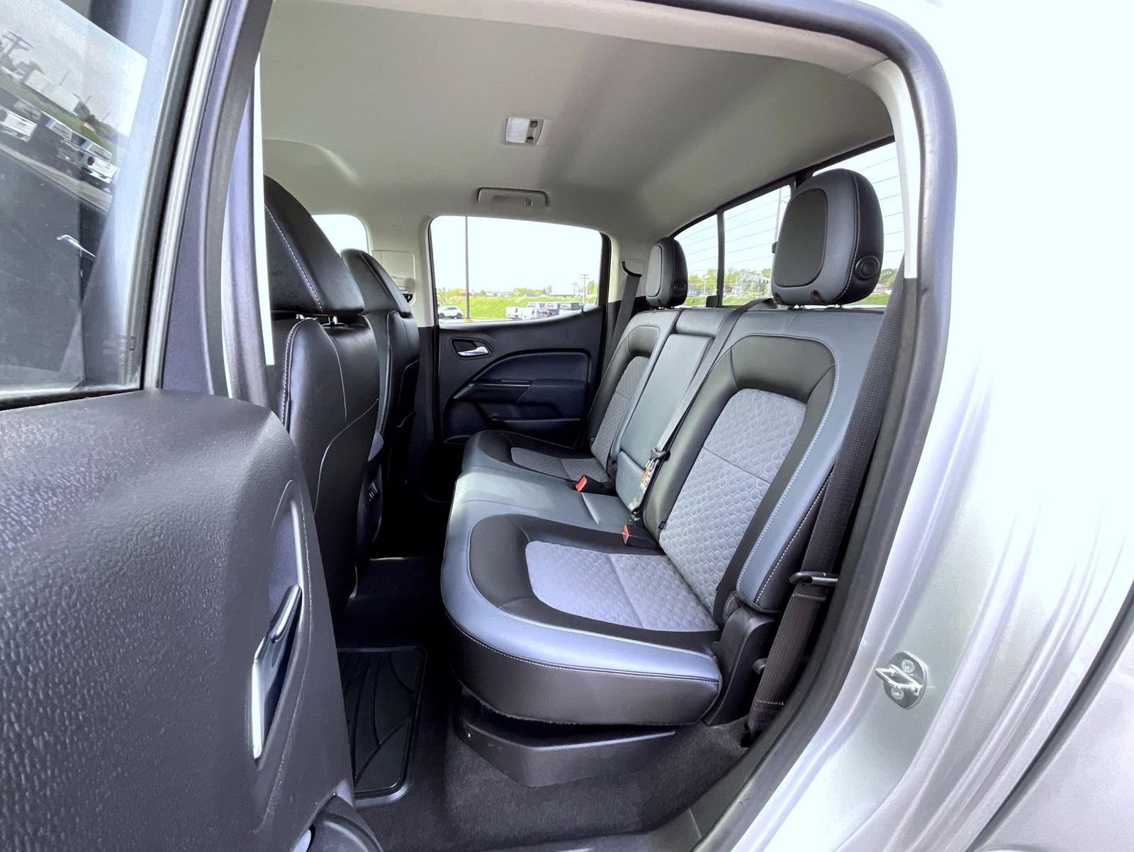 Used 2018 Chevrolet Colorado Z71 AWD/4WD image 19