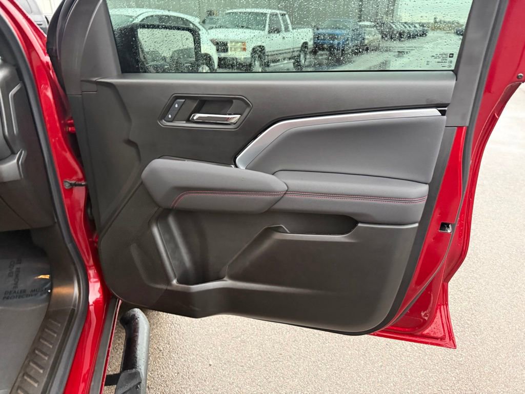 Used 2024 Chevrolet Colorado Z71 w/ Z71 Convenience Package 2 image 18