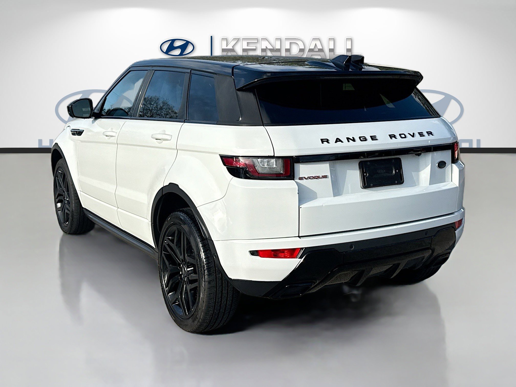 Used 2018 Land Rover Range Rover Evoque HSE Dynamic image 4