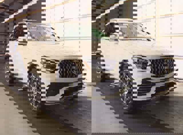 Certified 2022 Mercedes-Benz GLC 43 AMG 4MATIC image 5