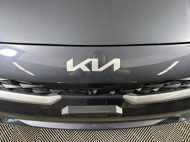 Used 2023 Kia Forte LXS w/ LXS Technology Package image 9