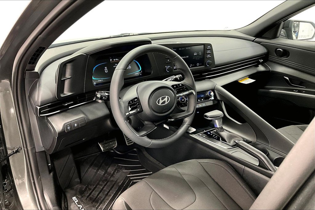 New 2026 Hyundai Elantra SEL Sport FWD image 19