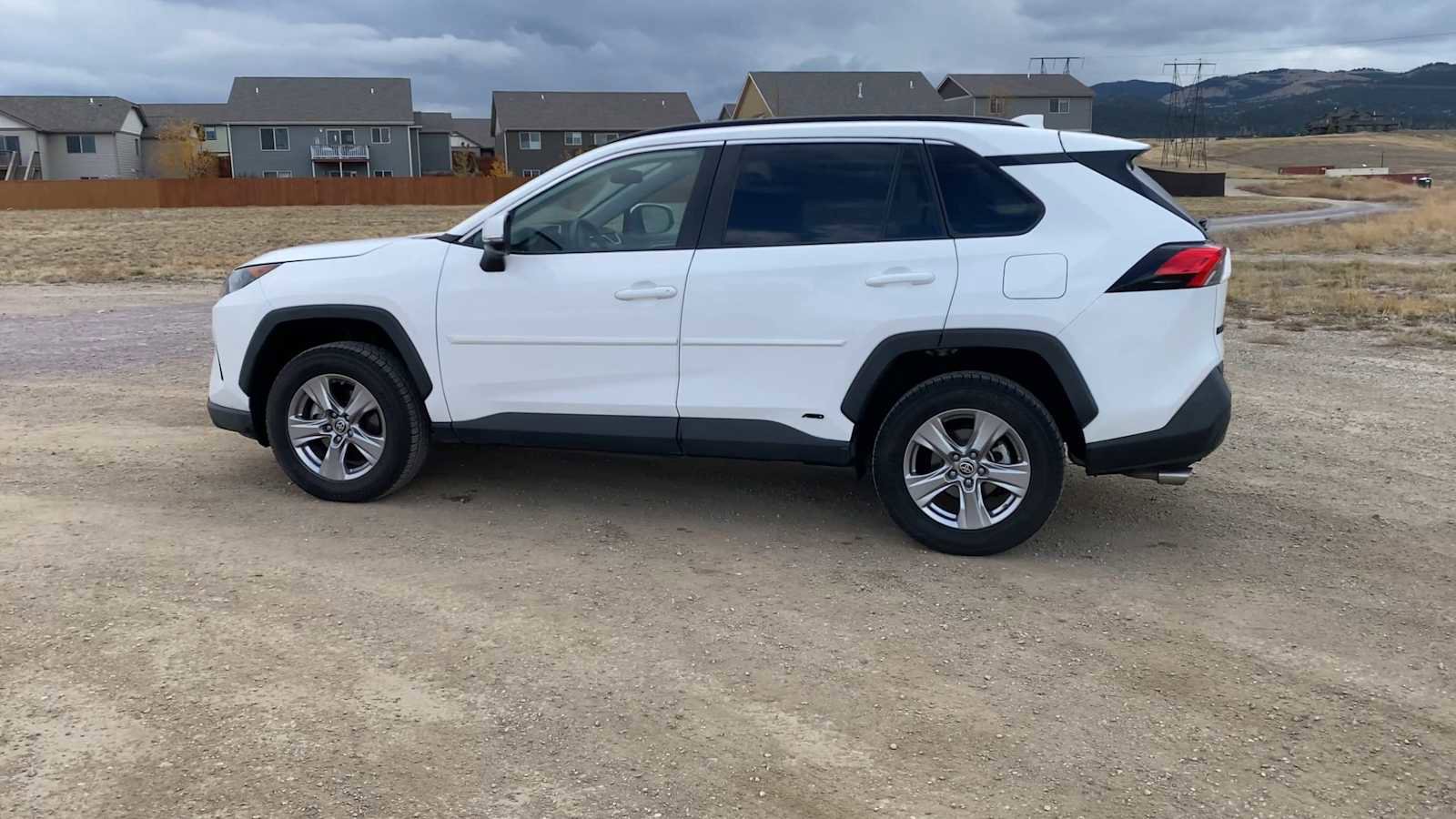 Used 2022 Toyota RAV4 LE image 6