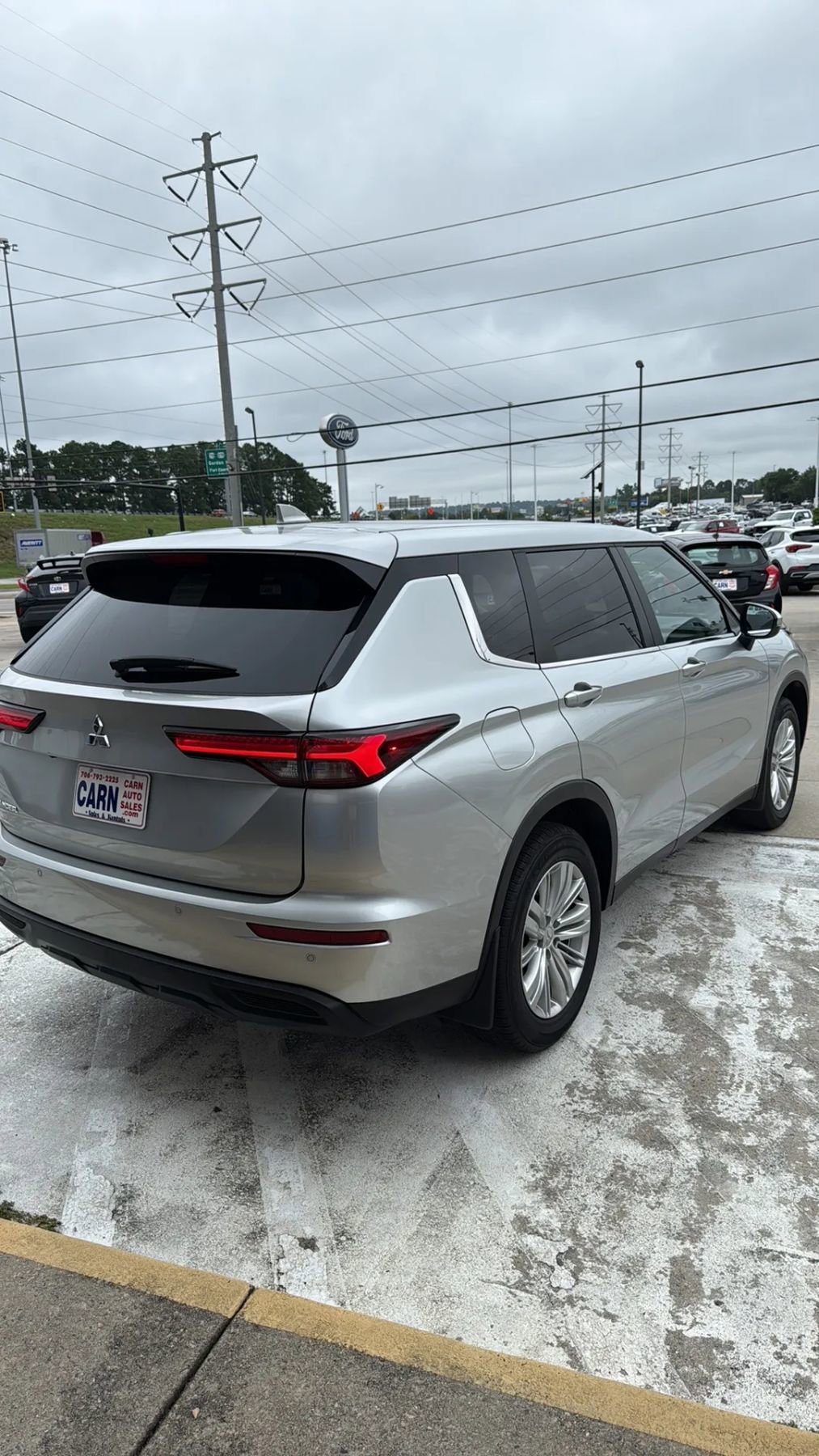 Used 2024 Mitsubishi Outlander ES image 4