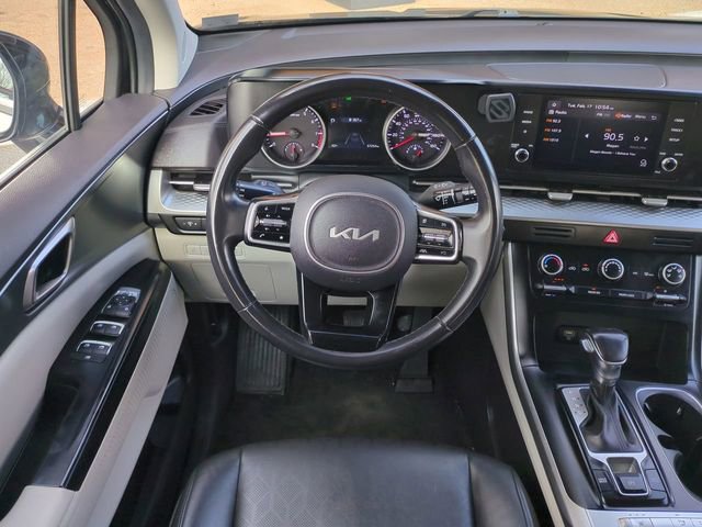 Used 2022 Kia Carnival LX image 15