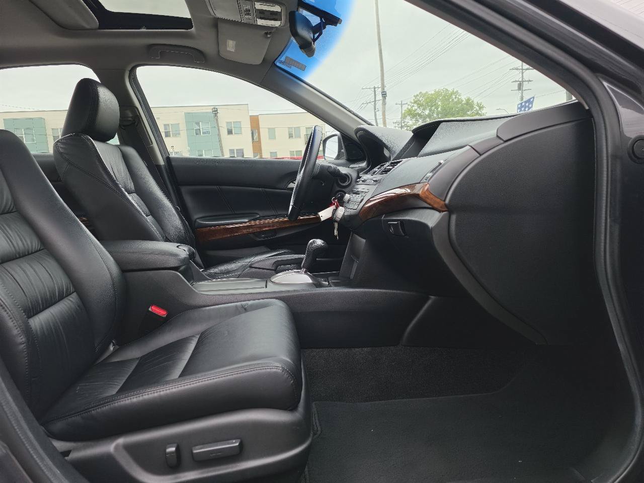 Used 2011 Honda Accord EX-L image 19