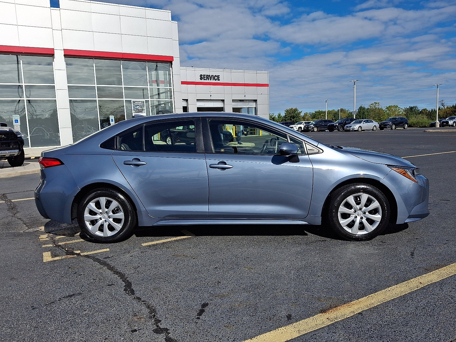 Used 2020 Toyota Corolla LE image 7